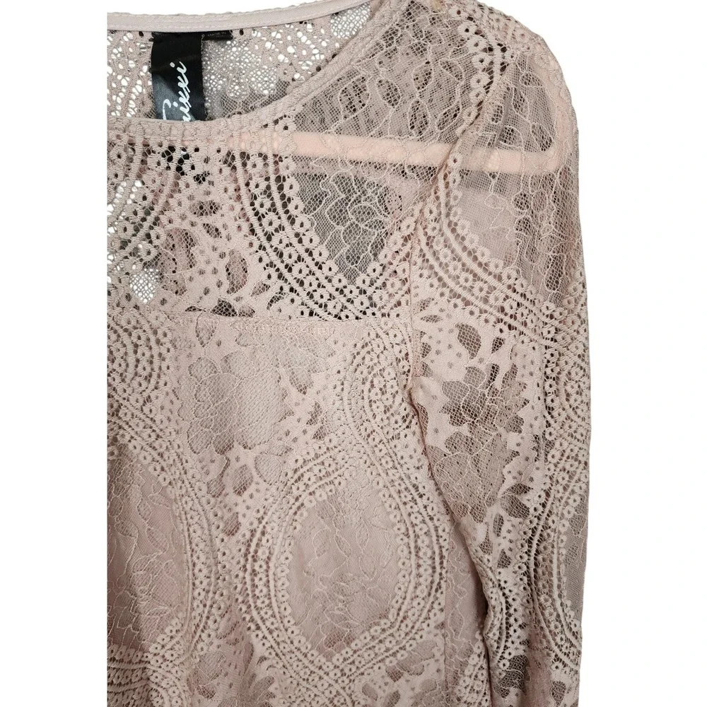 Trixxi ethereal elegance